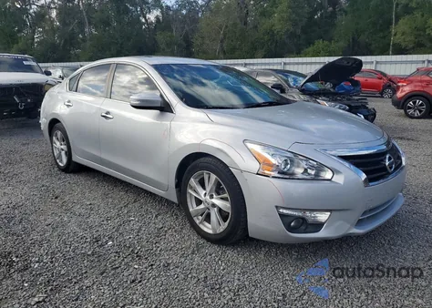 2015 Nissan Altima 2.5 z USA, uszkodzony, nr VIN 1N4AL3AP4FC244630